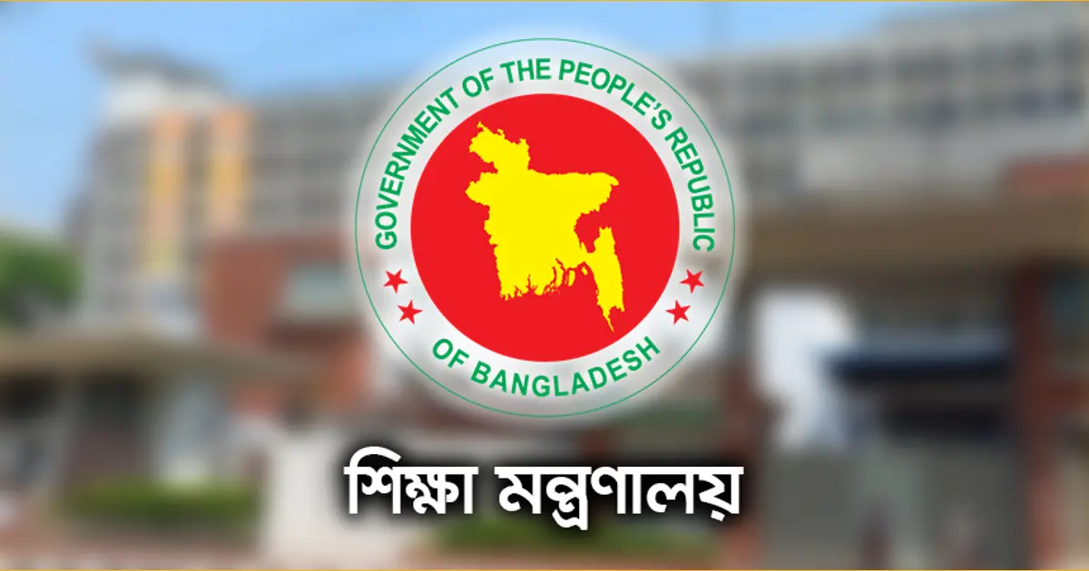 Kotib xojayinining mushukini yalaydi (foto)